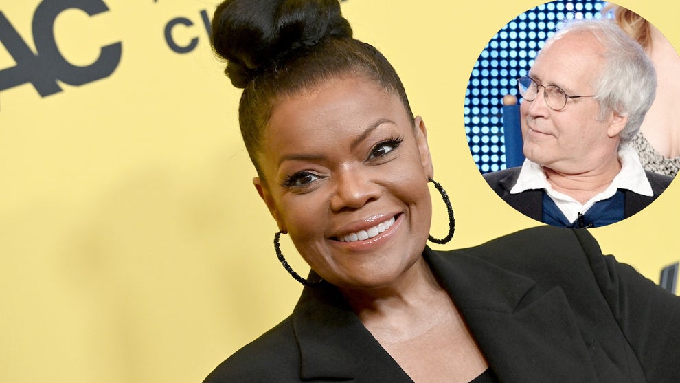 Yvette Nicole Brown attends the 39th American Cinematheque Award Ceremony in Beverly Hills. (Axelle/Bauer-Griffin/FilmMagic); inset: Chevy Chase (Getty Images)