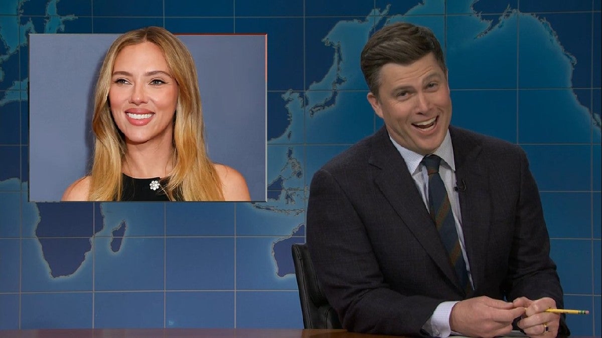 ‘SNL’: Michael Che Ambushes Colin Jost With Surprise One-Sided Joke Swap – and Another Dig at Scarlett Johansson | Video