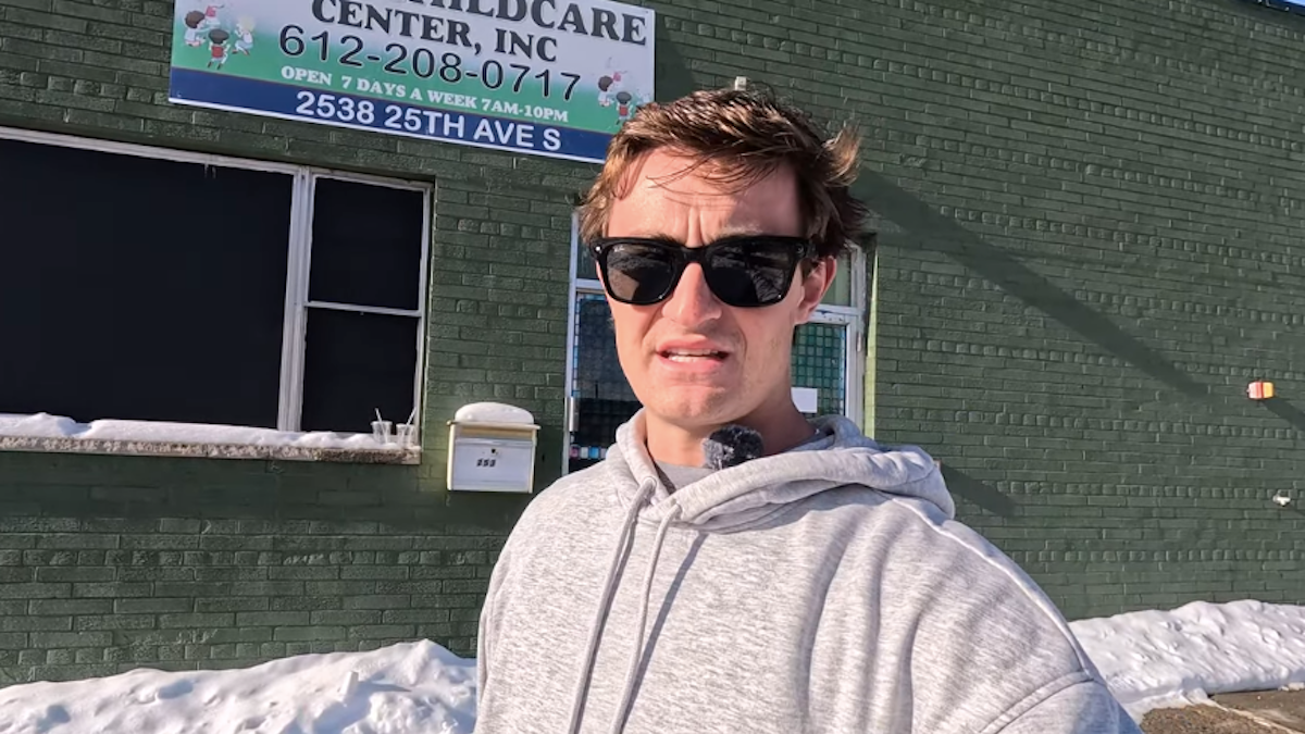 De video van een jonge journalist die melding maakt van vermeende miljardenfraude in Minnesota gaat ‘als een lopend vuurtje’ viraal