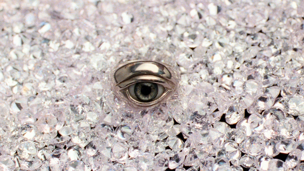 reflection-in-a-dead-diamond