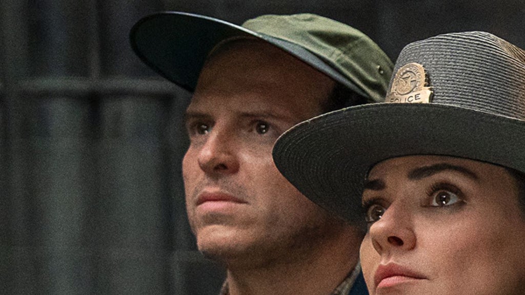Andrew Scott as Lee Ross in "Wake Up Dead Man: A Knives Out Mystery" (Netflix)