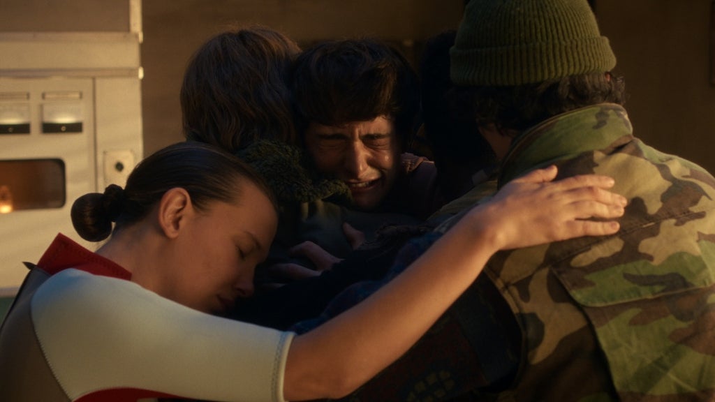 stranger-things-cast-hugging-netflix