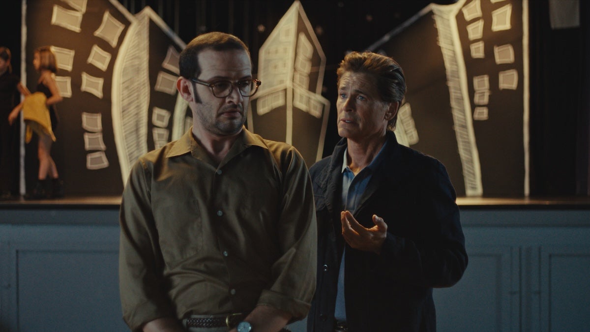 Recensie ‘The Musical’: Brill zal de zaal doen kelderen in een duister grappige…De musical van 11 september?