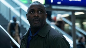 Idris Elba as Sam Nelson in "Hijack" Season 2, Episode 1 (Credit: Apple TV)