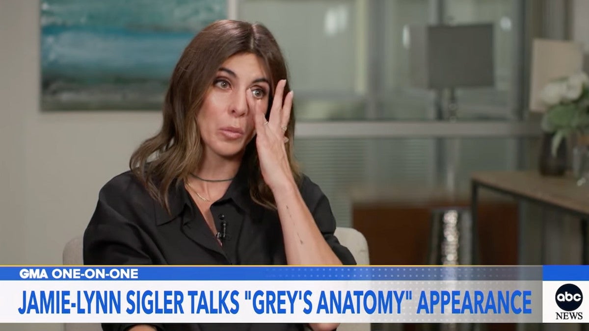 Jamie-Lynn Sigler Chokes Up Over Hiding Her MS Diagnosis in Light of New ‘Grey’s Anatomy’ Storyline | Video