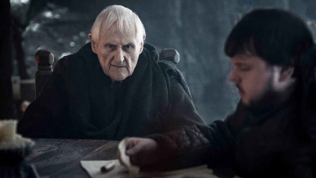 Peter Vaughan as Maester Aemon Targaryen and John Bradley as Samwell Tarly in "Game of Thrones" Season 5 (HBO)