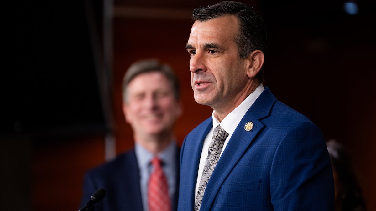 Congressman Calls on Paramount to Voluntarily Submit Warner Bros. Discovery Bid for CFIUS Review Over Middle Eastern Investment