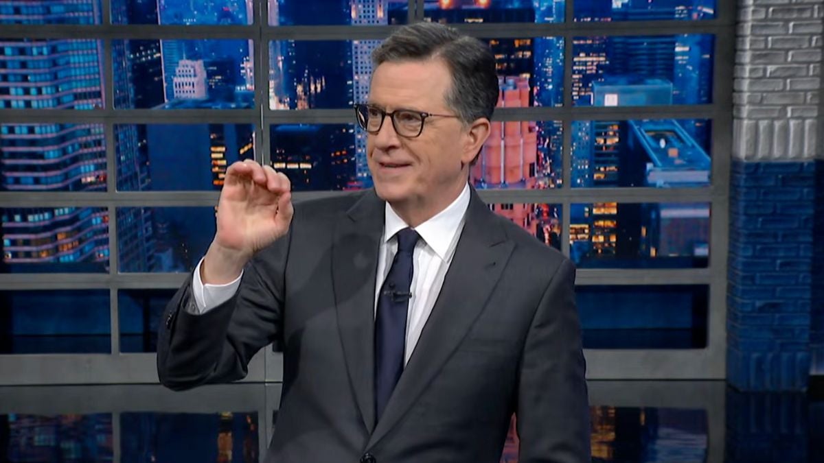 Stephen Colbert’s Studio Audience Erupts In Boos Over Anniversary of Trump’s 2nd Term | Video