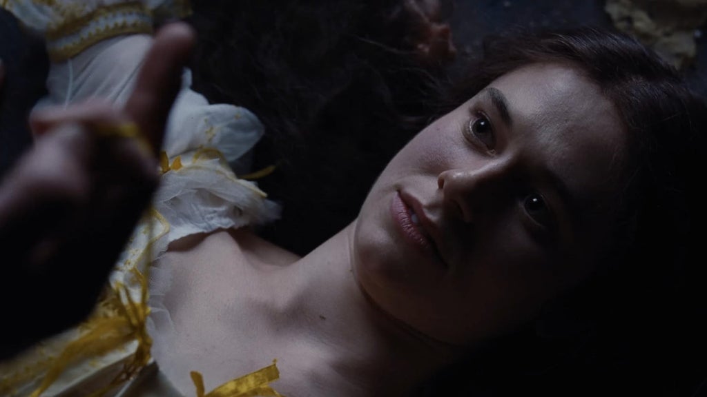 Alison Oliver in "Wuthering Heights" (Credit: Warner Bros.