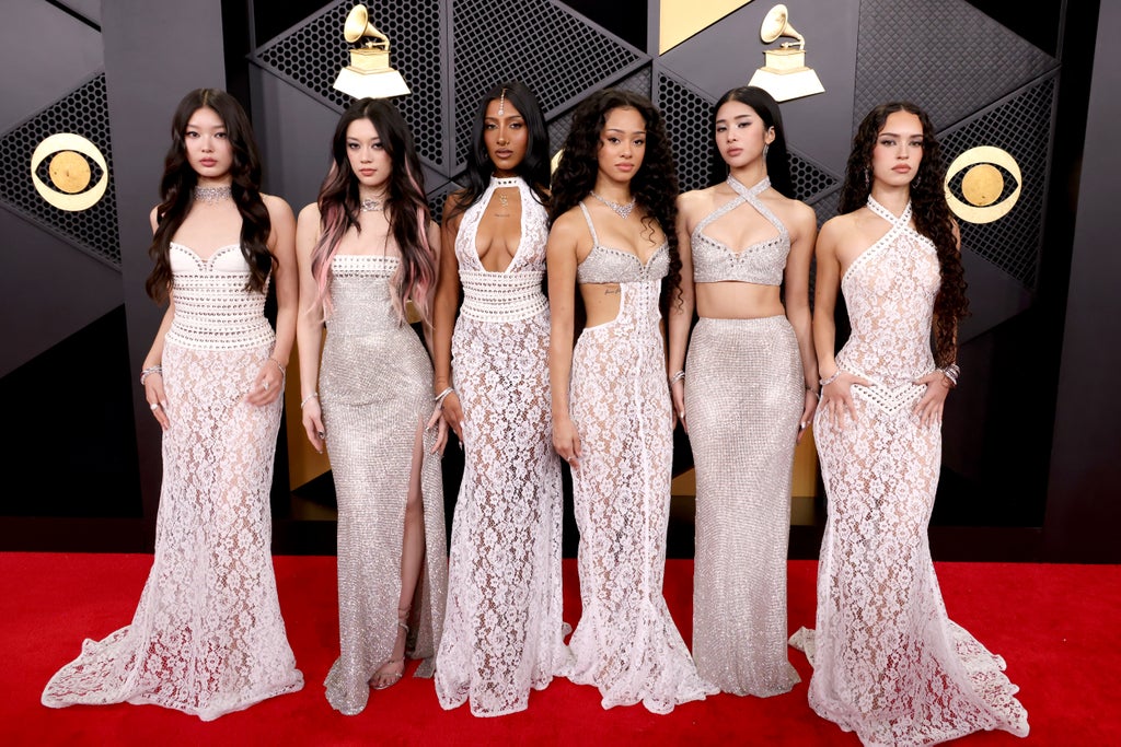 Yoonchae Jeung, Megan Skiendiel, Lara Raj, Manon Bannerman, Sophia Laforteza, and Daniela Avanzini of Katseye 