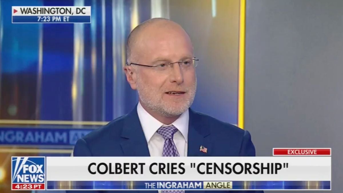 Brendan Carr diz que Colbert e Talarico vão interpretar “Victims” após entrevista dramática