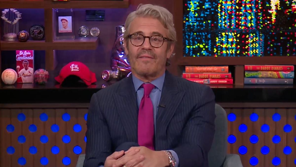 Andy Cohen luta contra as lágrimas pela morte do filho de Mary Cosby