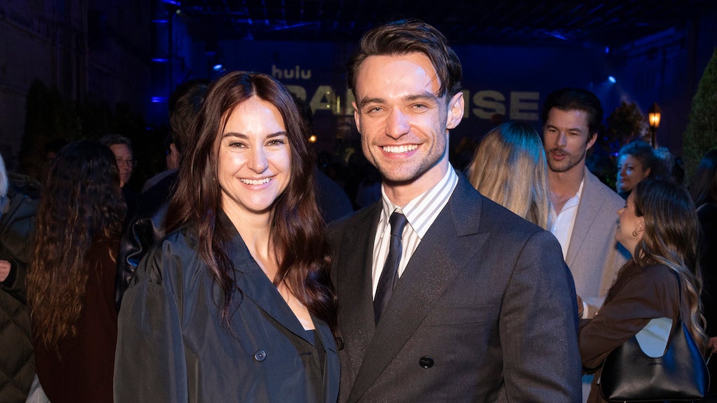 Shailene Woodley, Thomas Doherty, Paradise
