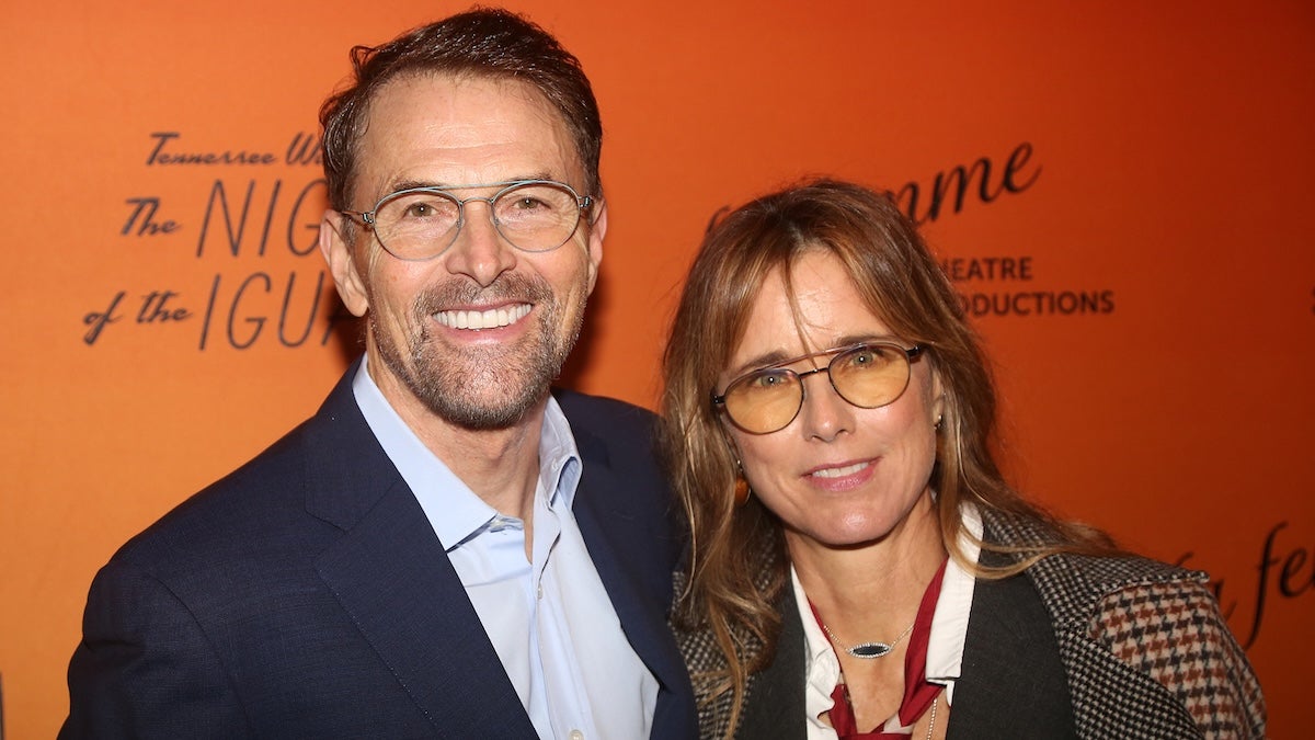 Tim Daly se junta a Téa Leoni no NBC Comedy Pilot Newlyweds