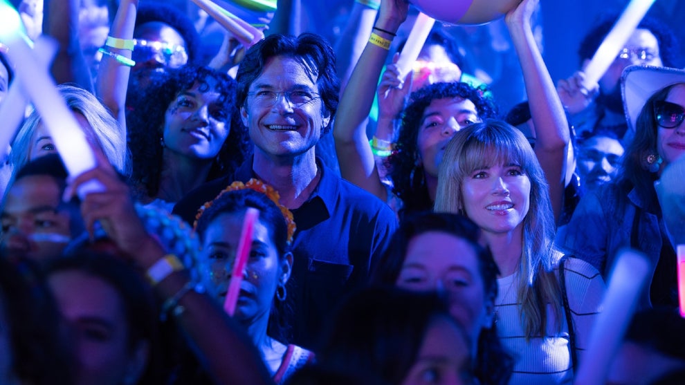 Jason Bateman and Linda Cardellini in “DTF St. Louis” Episode 2 (Tina Rowden/HBO)
