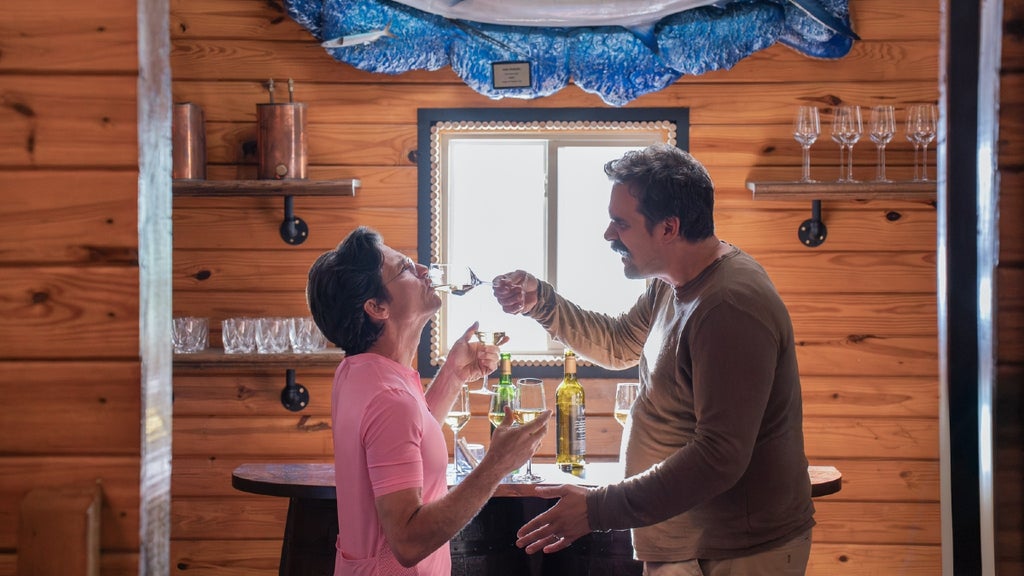 Jason Bateman as Clark Forrest and David Harbour as Floyd Smernitch in “DTF St. Louis” Episode 4 (Tina Rowden/HBO)