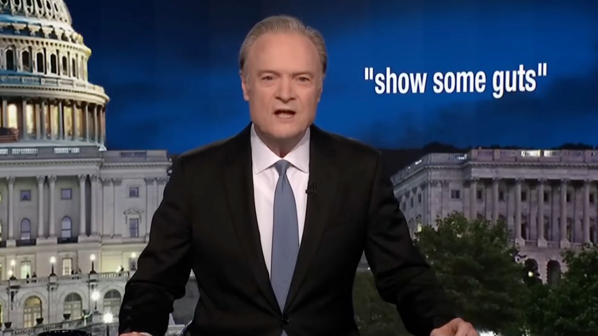 Lawrence O’Donnell critica Trump por dizer aos navios na zona de guerra para “mostrar alguma coragem”.