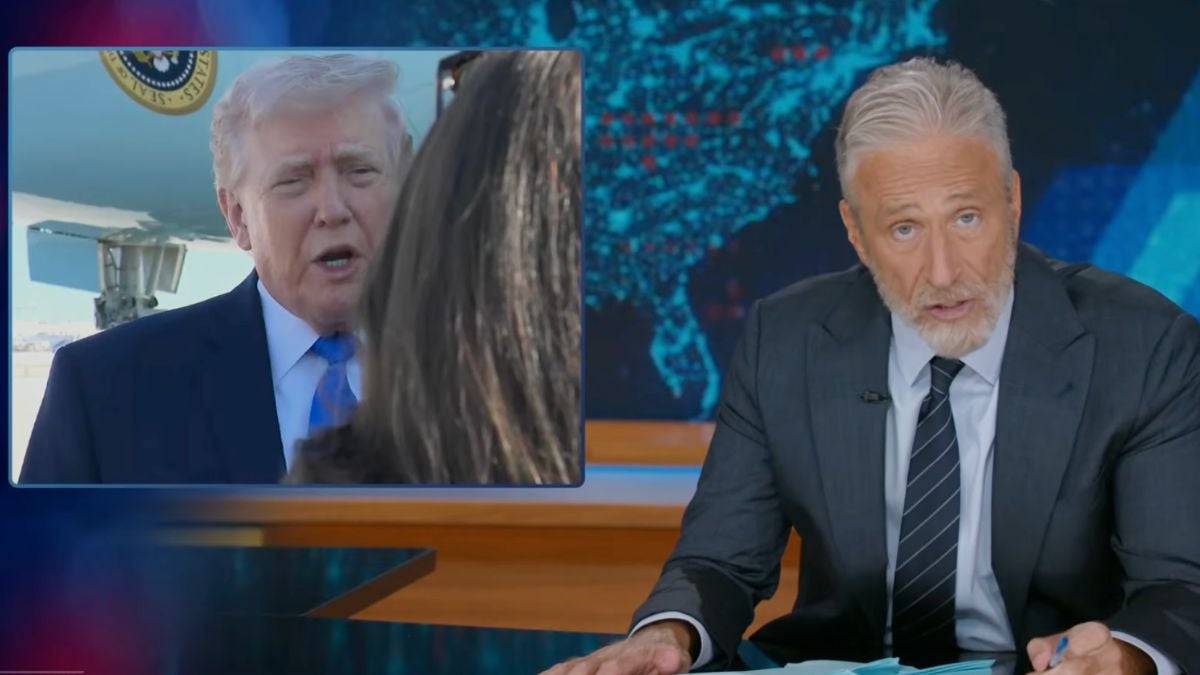 Jon Stewart critica Trump por exigências de negociação ‘Bulls–t’ com o Irã