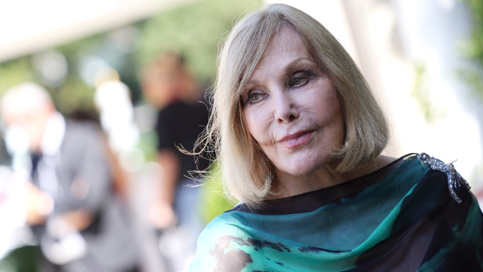 Kim Novak arrives at Hotel Excelsior during the 82nd Venice International Film Festival on September 01, 2025 in Venice, Italy