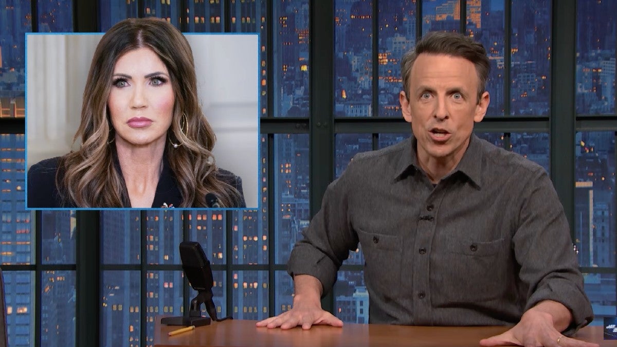 Seth Meyers se preocupa com o orçamento para fantasias de Kristi Noem após sua demissão