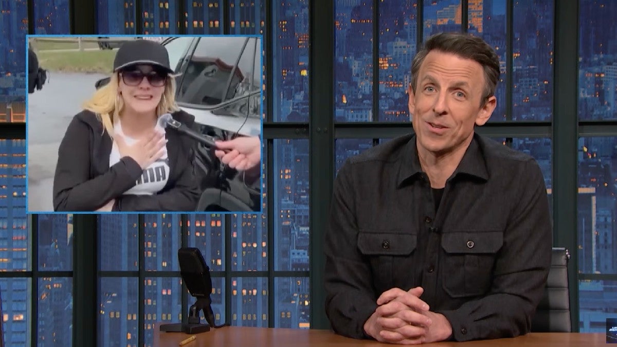 Seth Meyers aplaude o eleitor de Trump que se autodenomina um idiota