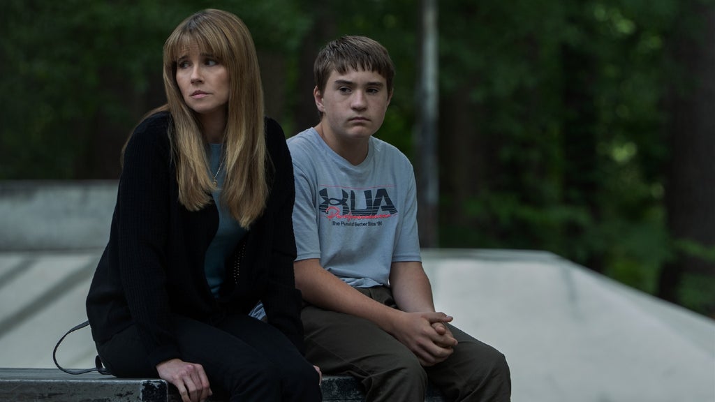 Linda Cardellini and Arlan Ruf in “DTF St. Louis” Episode 7 (Tina Rowden/HBO)