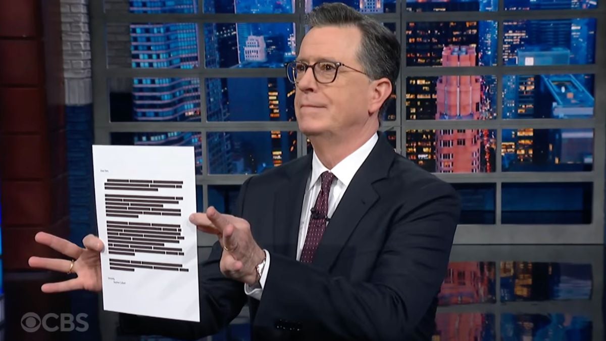 Stephen Colbert Pens bewerkte de afscheidsmemo voor Pam Bondi na uitstel