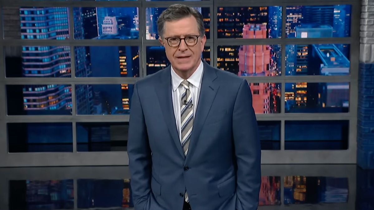 Stephen Colbert zegt dat Trump jaloers is op de populariteit en krankzinnige haat van paus Leo