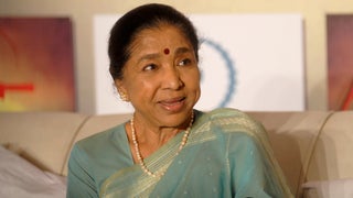 Asha Bhsole, Legendary Bollywood Singer, Dies at 92