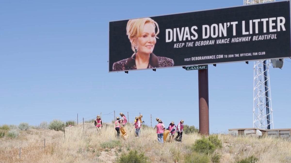 ‘Hacks’ Enlists Deborah Vance’s Real-Life Fan Club to Clean Streets on the Road to Vegas | Video