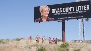‘Hacks’ Enlists Deborah Vance’s Real-Life Fan Club to Clean Streets on the Road to Vegas | Video