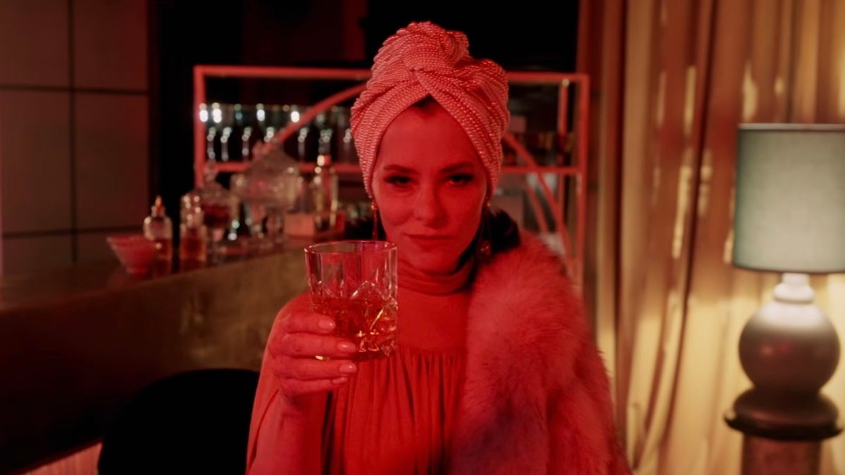 Parker Posey Will Host a Reality Show Inspired by Mob Movies