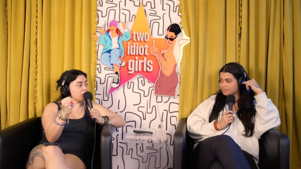 Two Idiot Girls