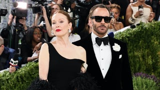 Anti-Bezos Protester Vaults Met Gala Barriers, Approaches Tom Ford and Julianne Moore Before Being Tackled by Police | Video