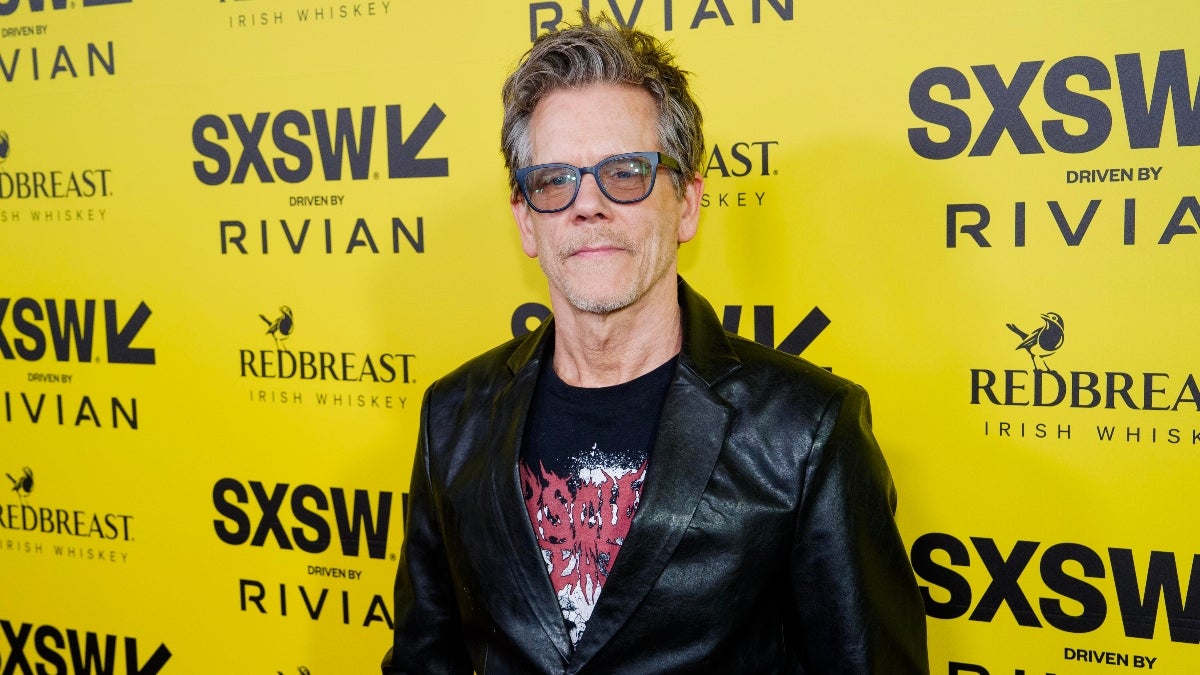ScreenWireDaily — Kevin Bacon Attacked by Swarm of Bees: ‘They Went Full-On After Me’ | Video
