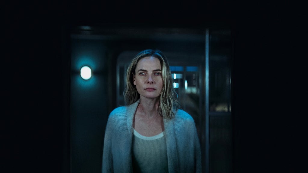silo-rebecca-ferguson-apple