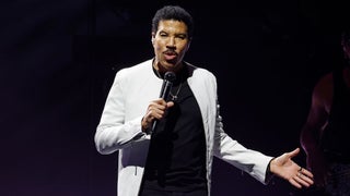 Lionel Richie Cuts Concert Short After Falling Ill Mid-Performance