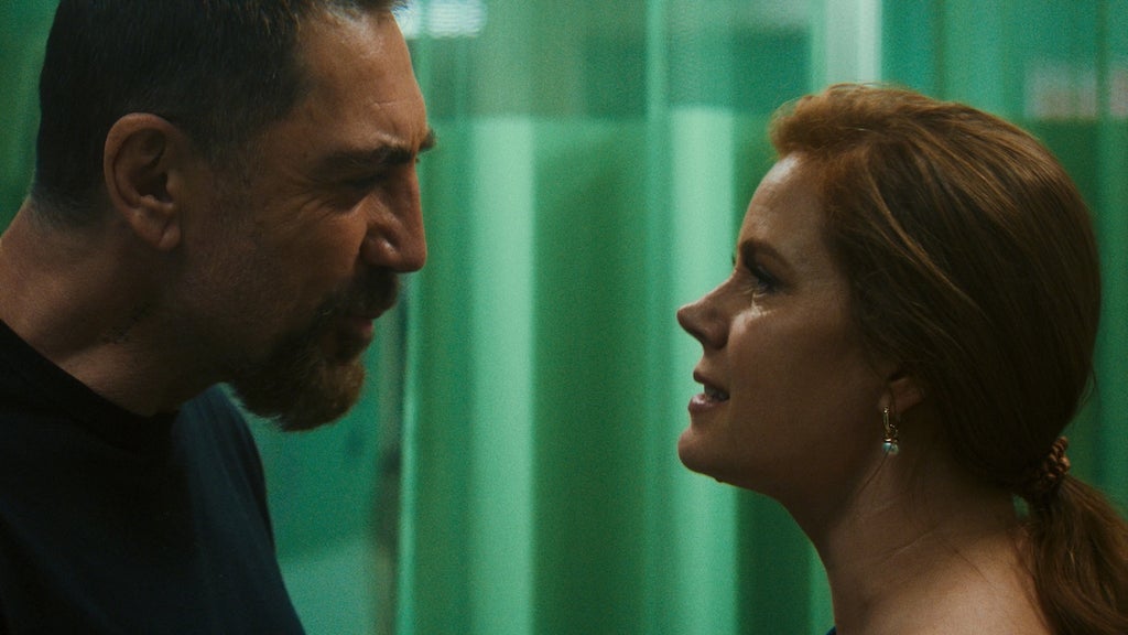 cape-fear-javier-bardem-amy-adams-apple