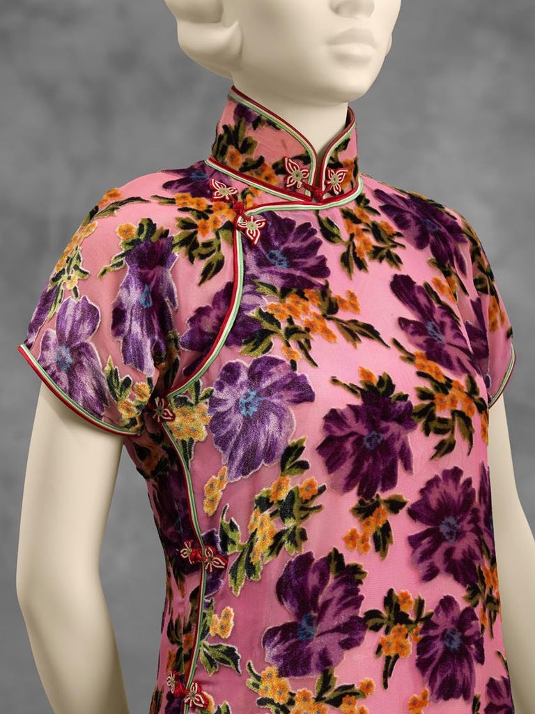 Dress (qipao), China, 1939–40, Los Angeles County Museum of Art, Costume Council Acquisition Fund, mannequin head by Jason Wu. Source: Museum Associates/LACMA