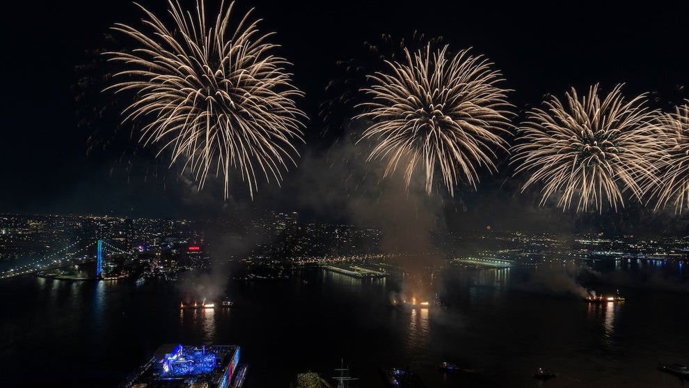 Macy's Fourth of July Spectacular (Credit: Gary Hershorn/Getty Images)