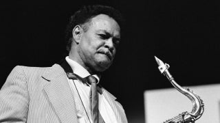 Plas Johnson, Saxophonist Behind Iconic ‘The Pink Panther’ Theme Song, Dies at 94