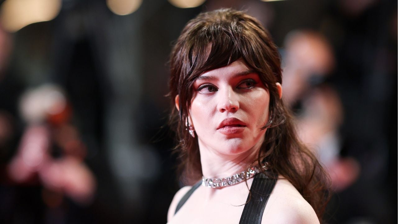 Sophie Thatcher deve deixar seu papel como Jaqueta Amarela