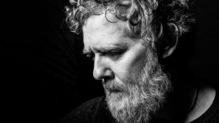Glen Hansard, ‘Once’ Star and Oscar-Winning Songwriter, Dies at 56 in Motorcycle Crash