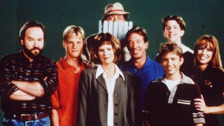 Jonathan Taylor Thomas Poses for Rare Photo With ‘Home Improvement’ Co-Stars