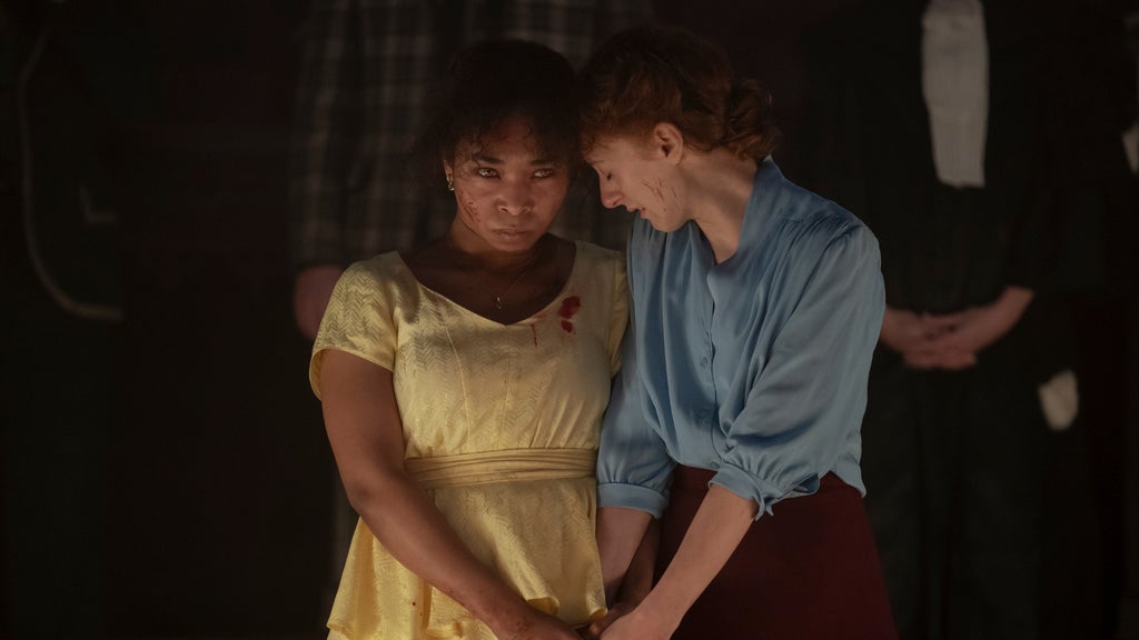 Delainey Hayles and Roxanne Duran in "Interview With the Vampire" Season 2