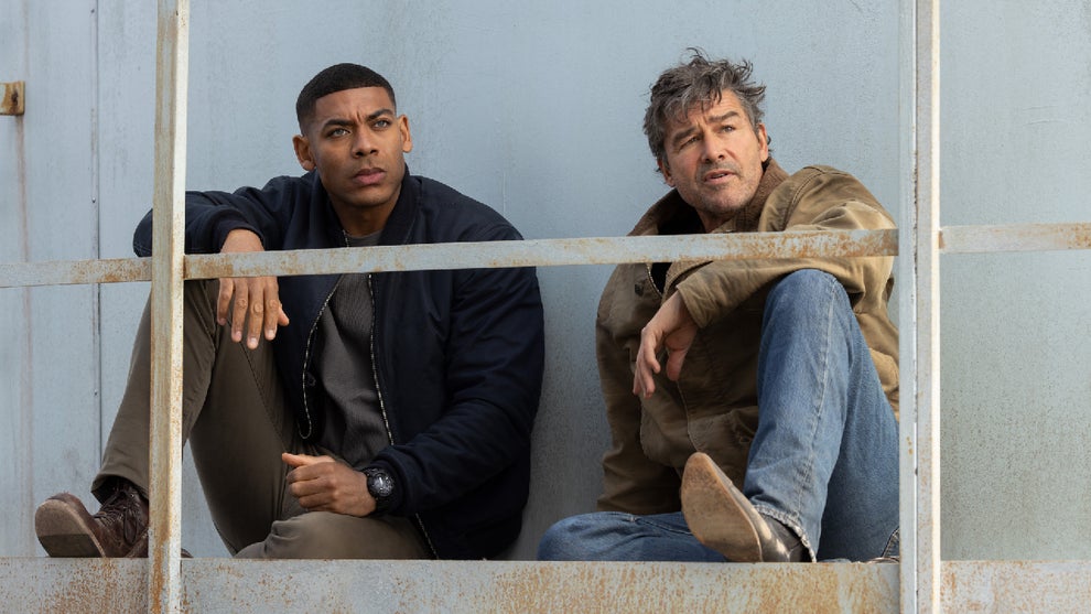 Aaron Pierre as John Stewart and Kyle Chandler as Hal Jordan in "Lanterns" (HBO Max)
