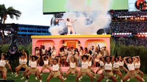 Spettacolo di Bad Bunny durante l’intervallo del Super Bowl