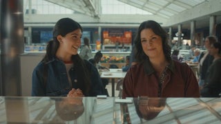 ‘Don’t Say Good Luck’ Review: Melanie Lynskey Deserves a Standing Ovation for Bittersweet Netflix Original