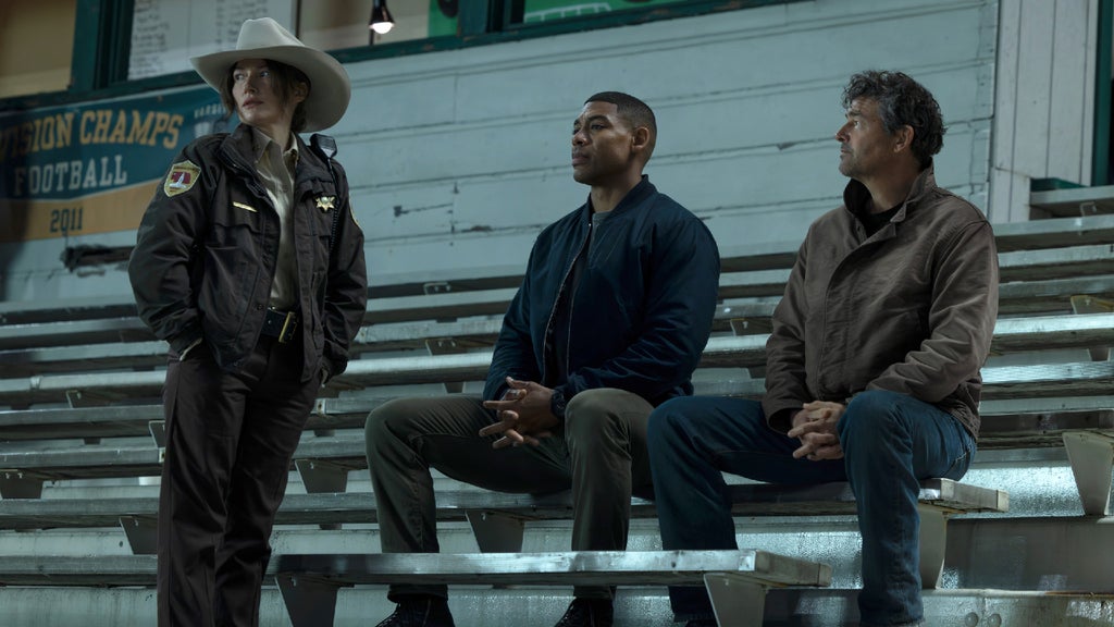 Kelly Macdonald as Kerry, Aaron Pierre as John Stewart and Kyle Chandler as Hal Jordan in "Lanterns" (HBO Max)