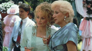 Dolly Parton and Olympia Dukakis in 